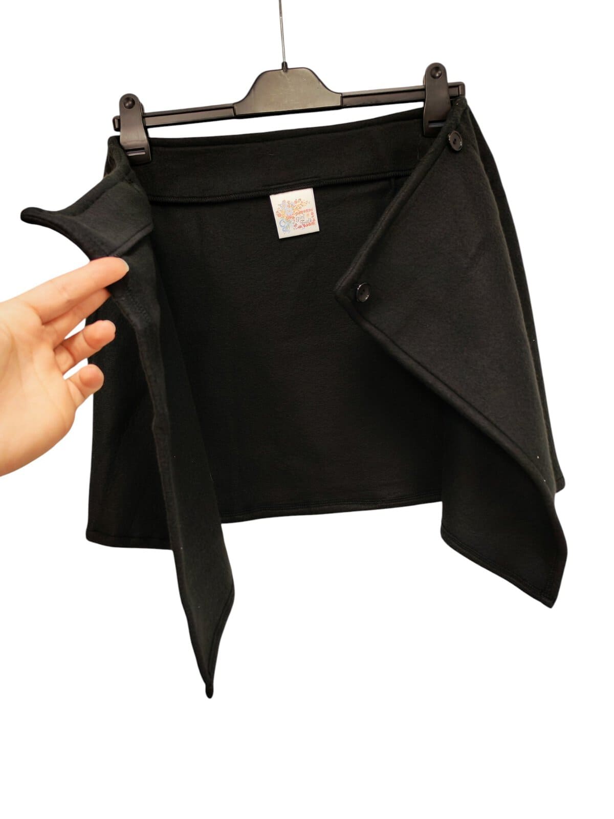 Musta kietaisutyylinen fleecehame – kuva 3