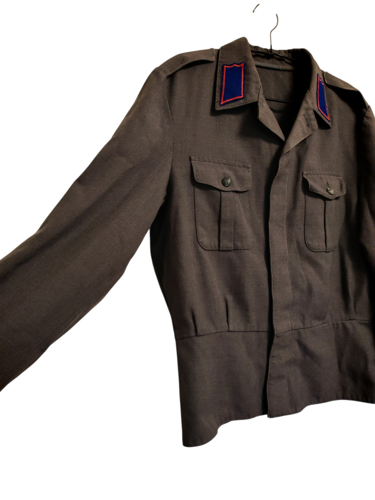Armeijan harmaa sarkatakki