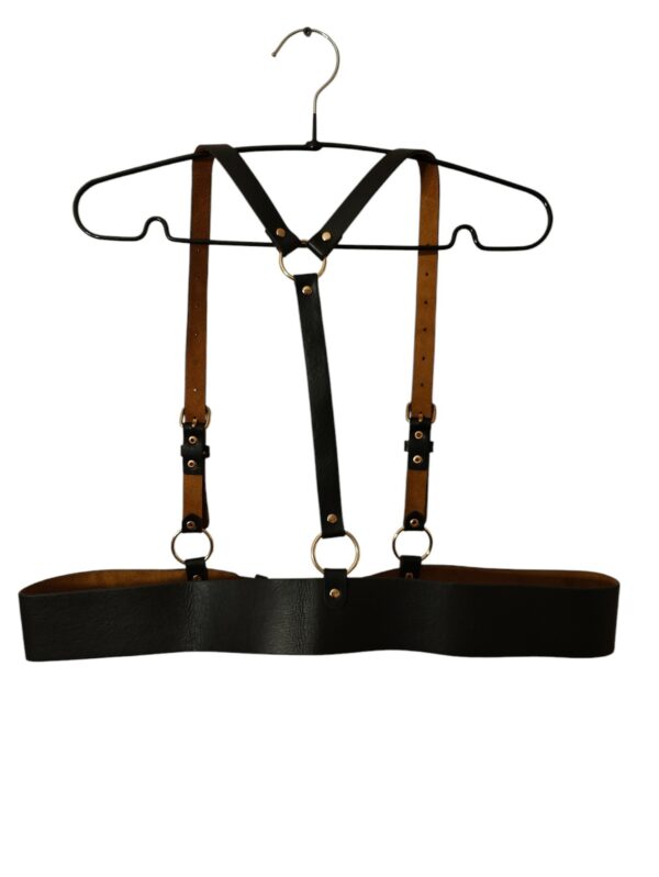 Musta yläosan harness (3874)