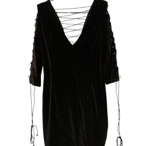Musta plyyshinen mekko XL