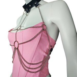 Yläosan harness ketjuin